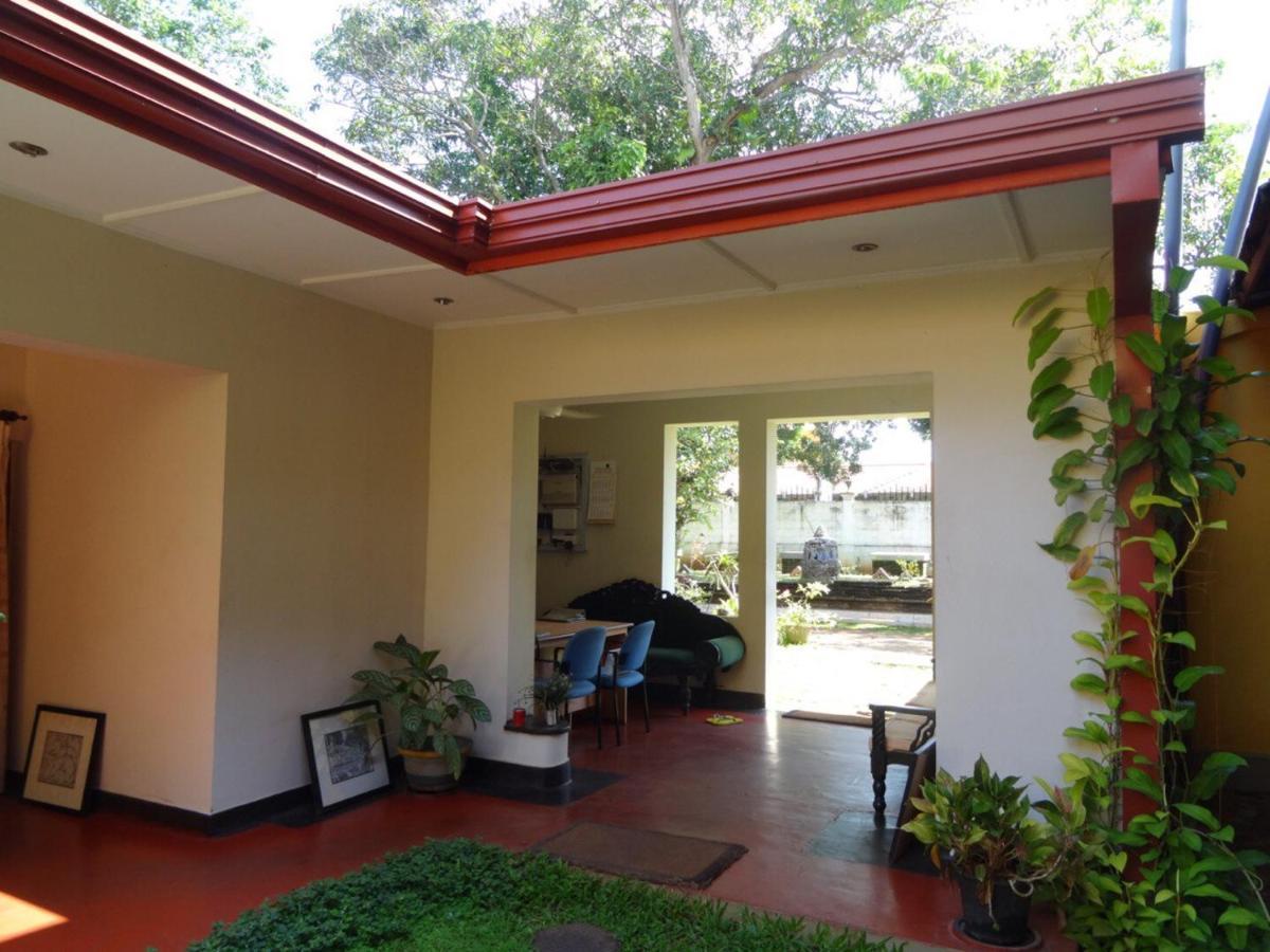 Hotel Shalini Anuradhapura Eksteriør bilde