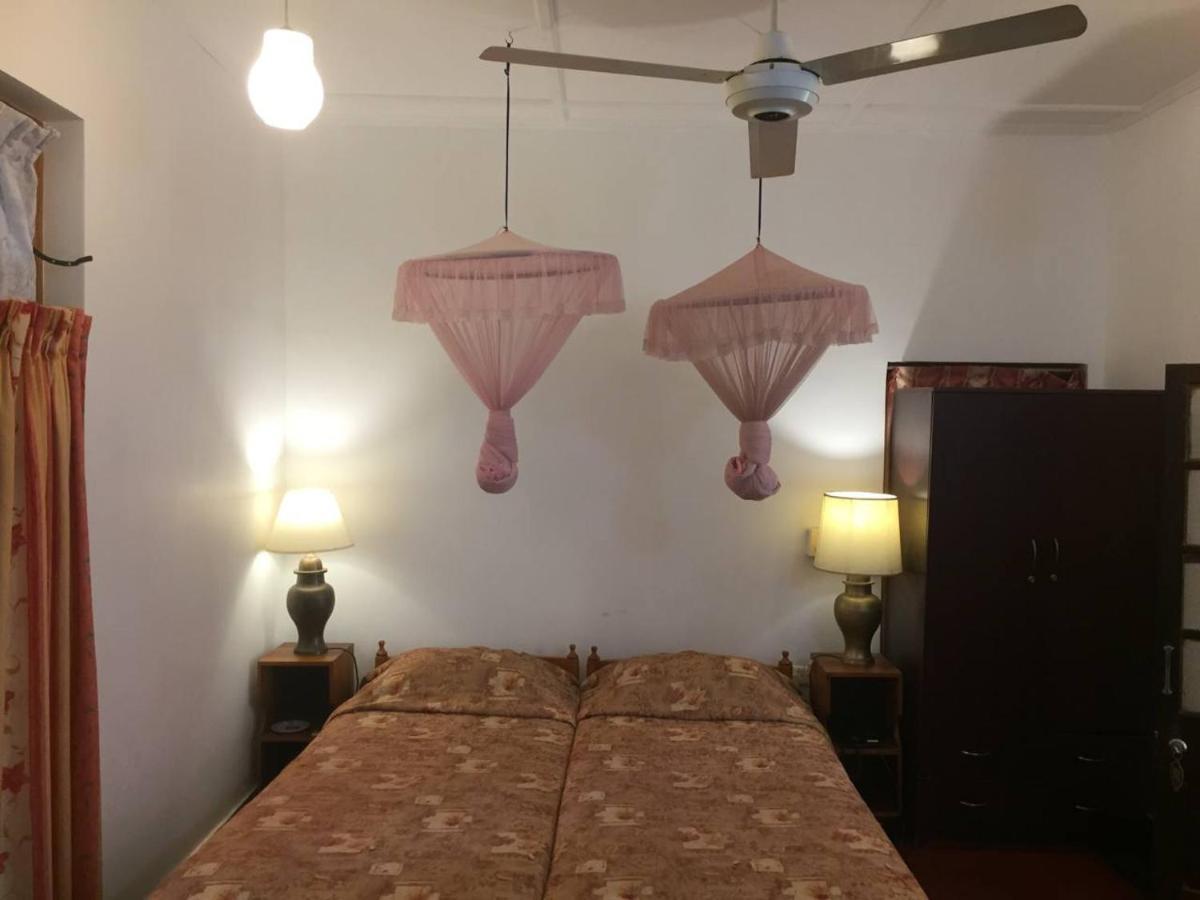 Hotel Shalini Anuradhapura Eksteriør bilde