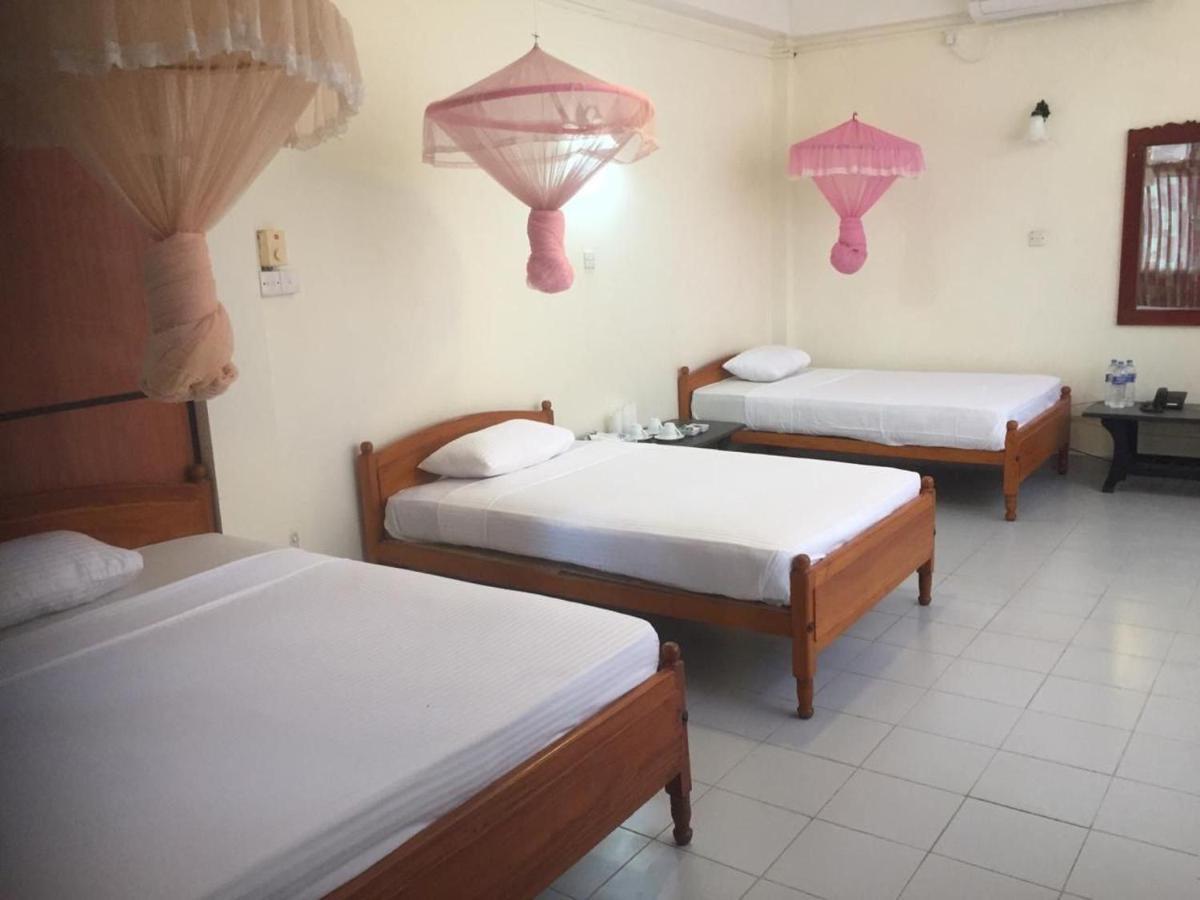 Hotel Shalini Anuradhapura Eksteriør bilde