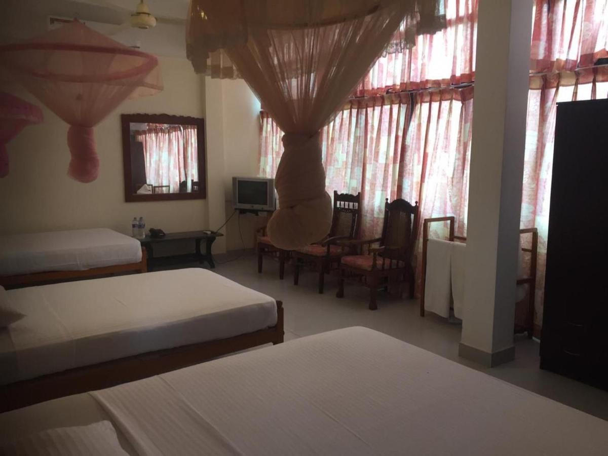 Hotel Shalini Anuradhapura Eksteriør bilde