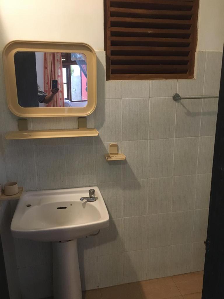 Hotel Shalini Anuradhapura Eksteriør bilde