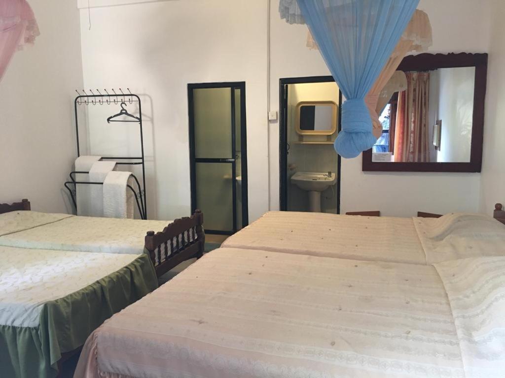 Hotel Shalini Anuradhapura Eksteriør bilde