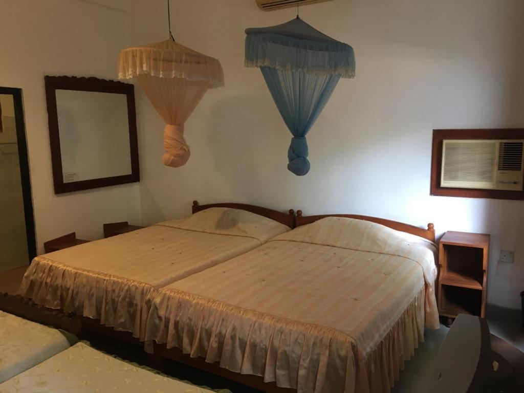 Hotel Shalini Anuradhapura Eksteriør bilde