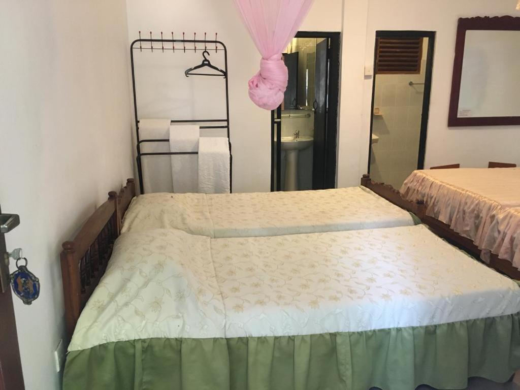Hotel Shalini Anuradhapura Rom bilde