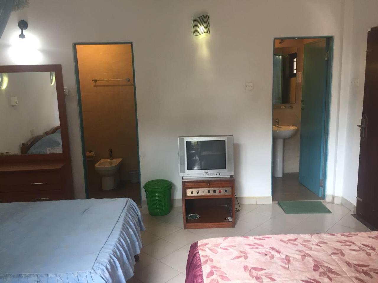 Hotel Shalini Anuradhapura Rom bilde